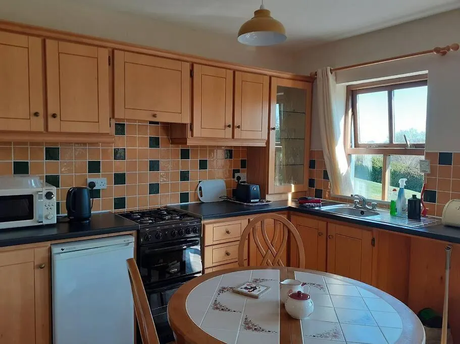 Cosy Cottage, Near The Sea, Glengarriff. Cork