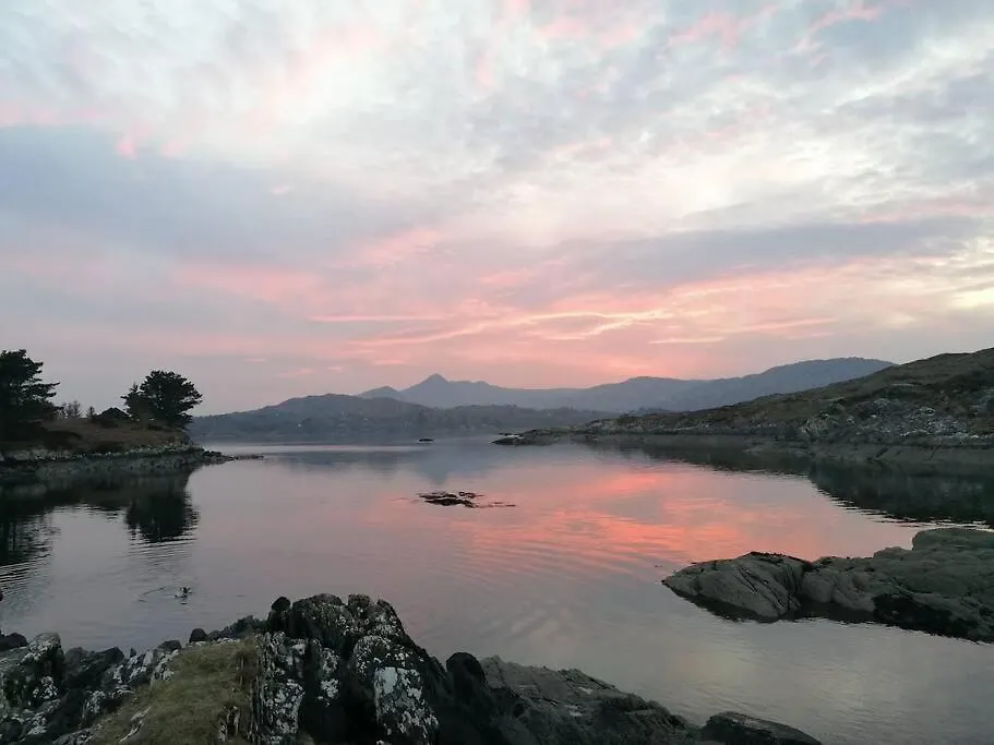 Cosy Cottage, Near The Sea, Glengarriff. Cork 0*,