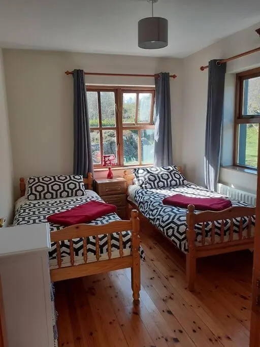 Cosy Cottage, Near The Sea, Glengarriff. Cork Apartment