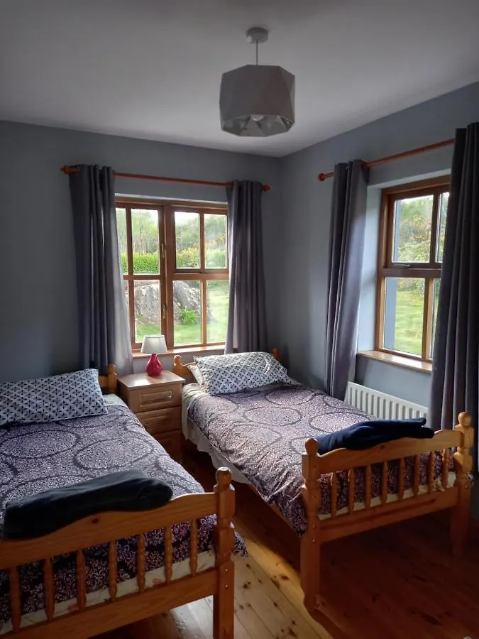 Cosy Cottage, Near The Sea, Glengarriff. Cork